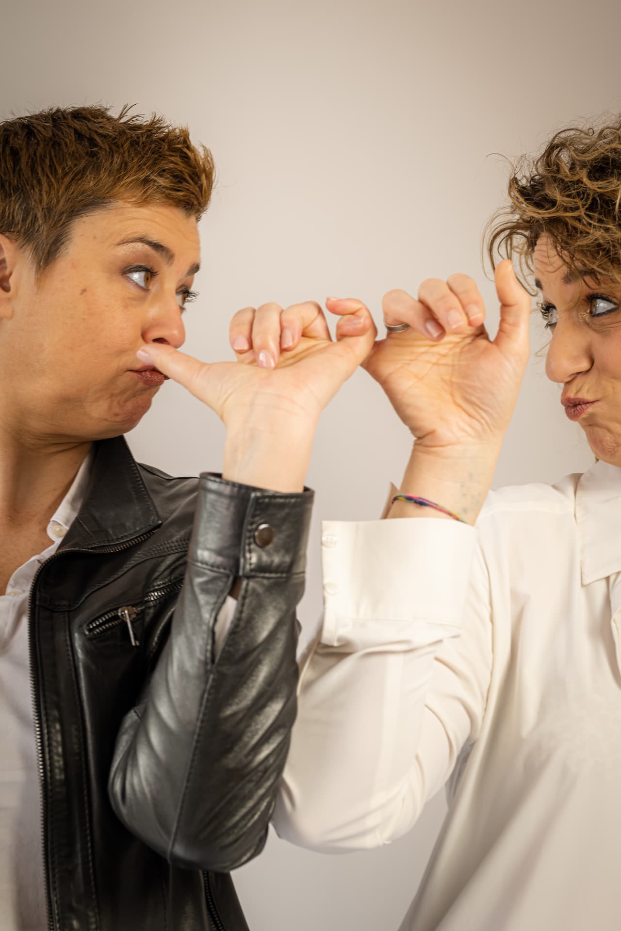 Twee vrouwen van Puur Vrouw tijdens Rebirth